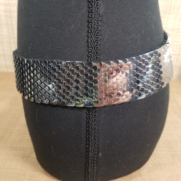 Vintage Metal Fish Scale Stretch Silver Belt - Picture 5 of 9